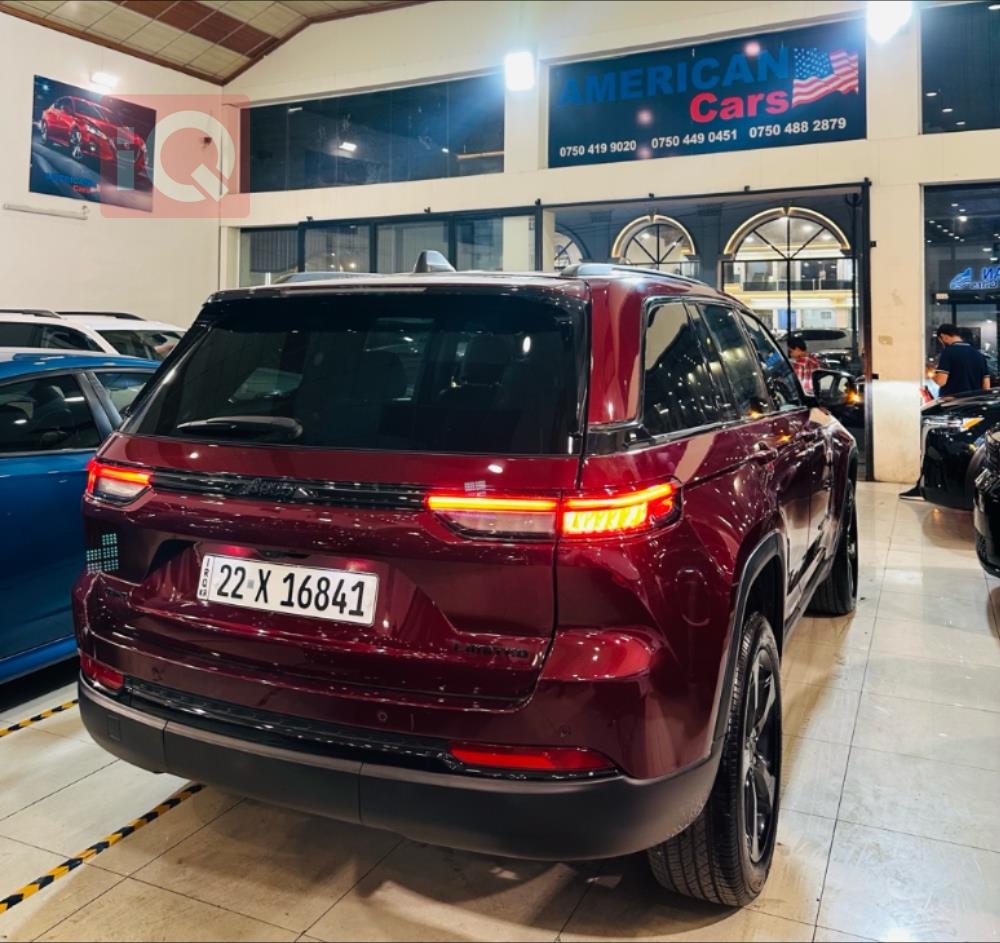 جیپ گراند شیرۆکی